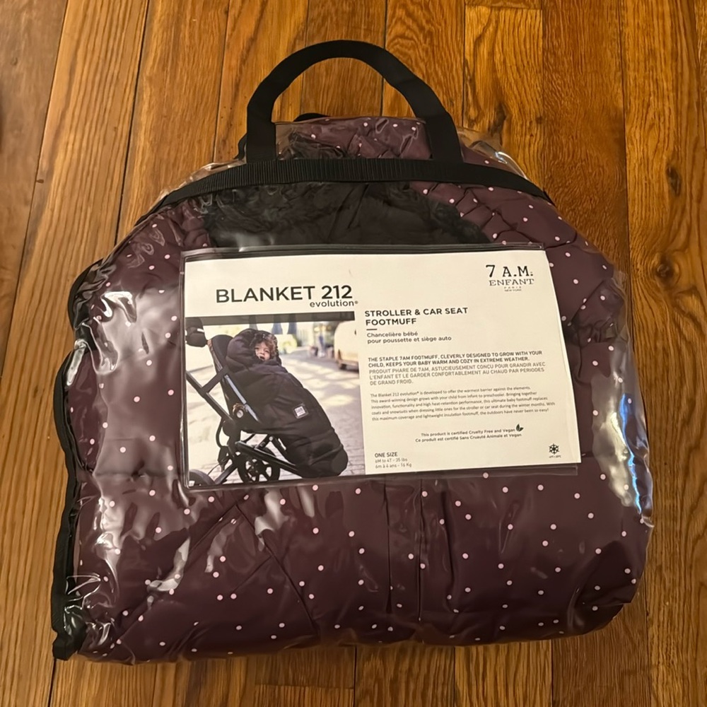 Brand new, Blanket 212 evolution stroller & car seat foot muff by 7 a.m. Enfant